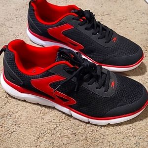 Crane black and red memory foam men's shoe.